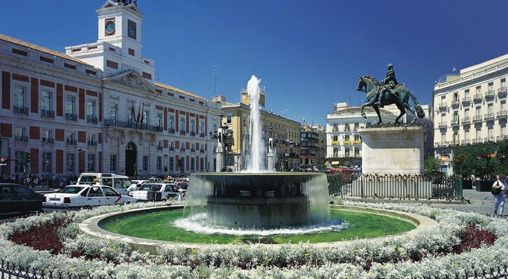 Puerta del Sol Madrid Private Tour + Tapas